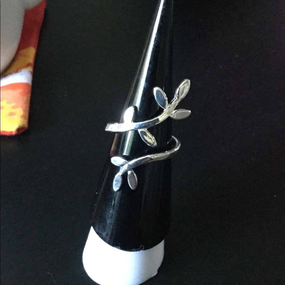 Sterling silver leaf bring adjustable